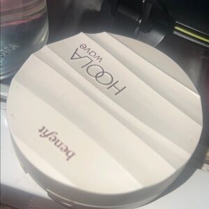 Benefit Hoola Wave Compact in Cream *new